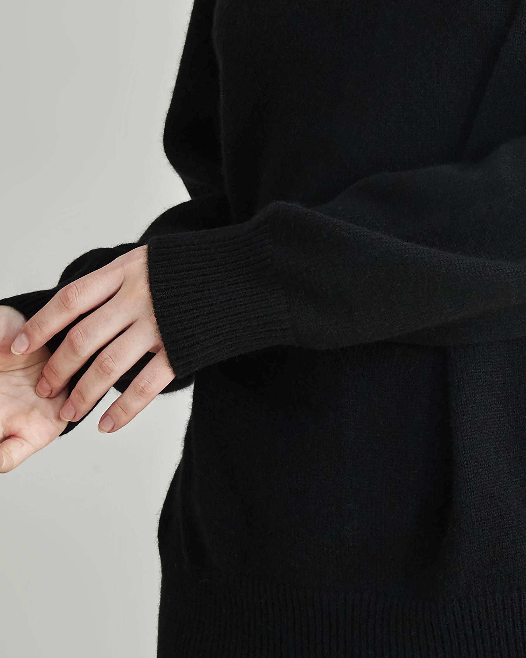 Women's Oversized Turtleneck Cashmere Sweater